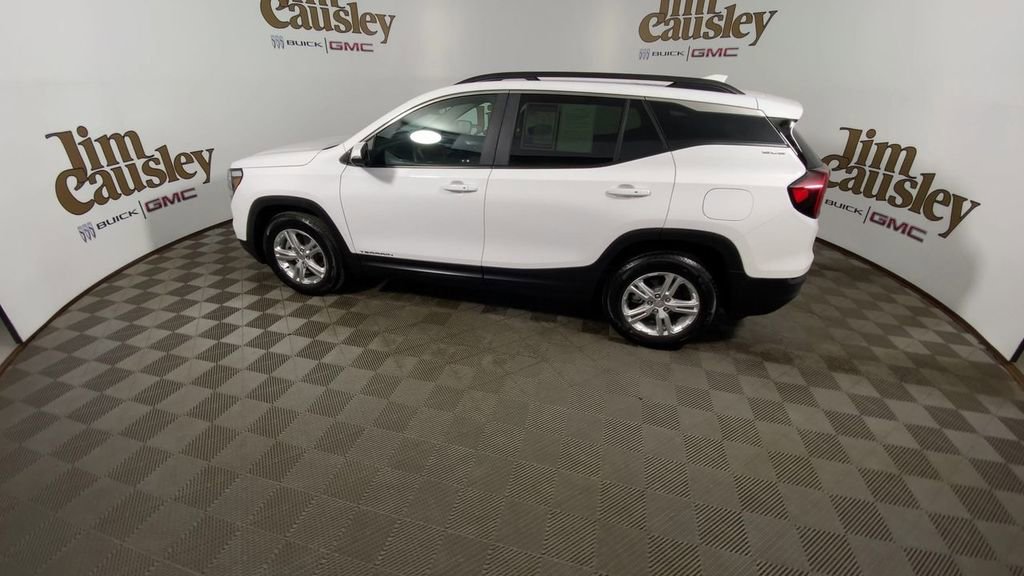 Used 2024 GMC Terrain SLE w/ Driver Convenience Package FWD image 5