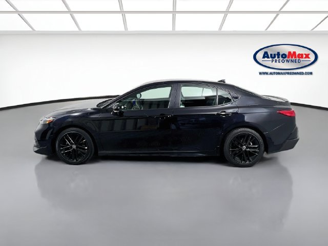 Used 2025 Toyota Camry SE FWD image 9
