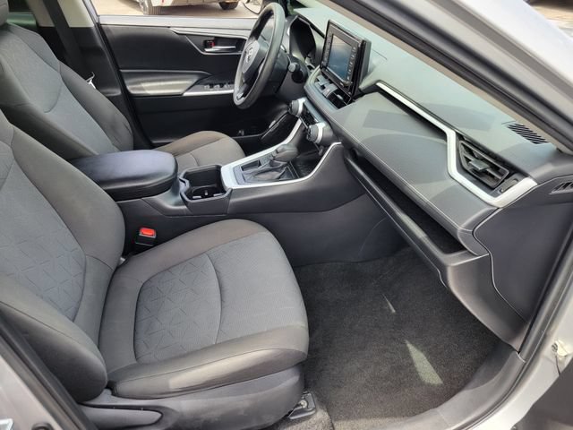 Used 2022 Toyota RAV4 XLE FWD image 18
