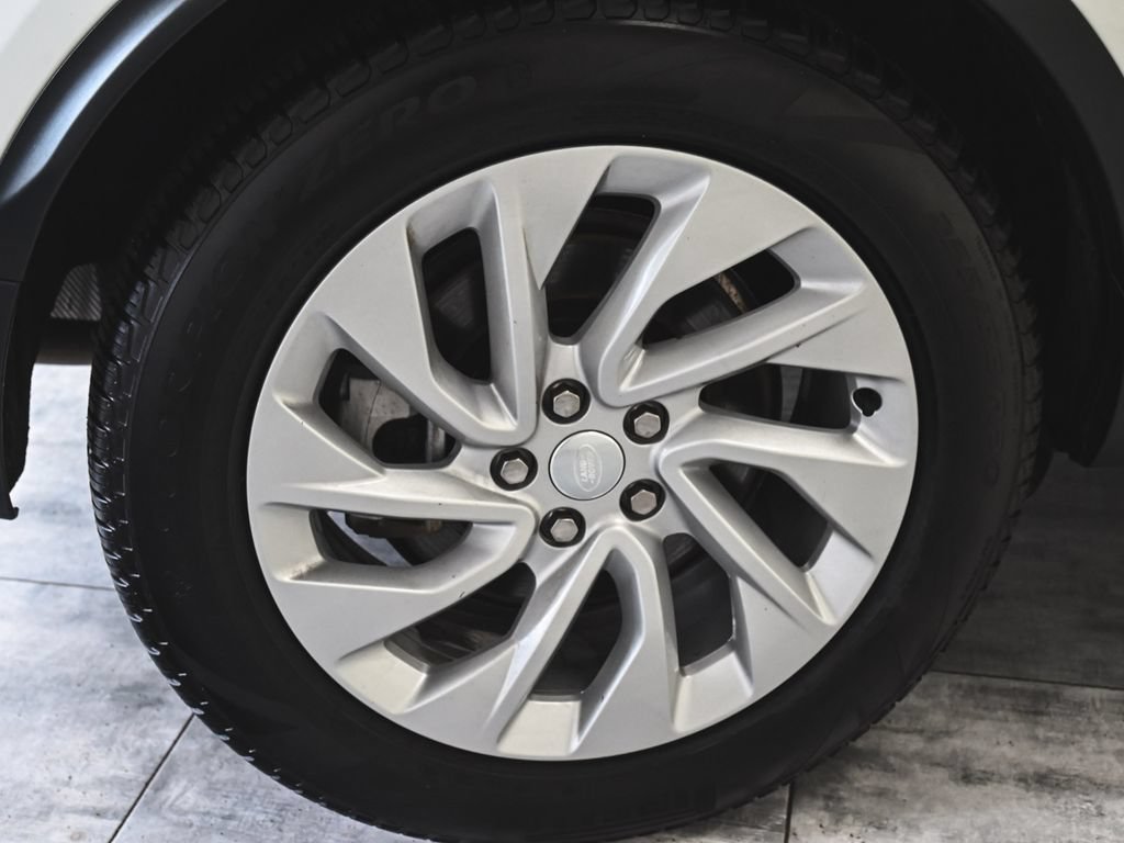 Used 2025 Land Rover Discovery S AWD/4WD image 7