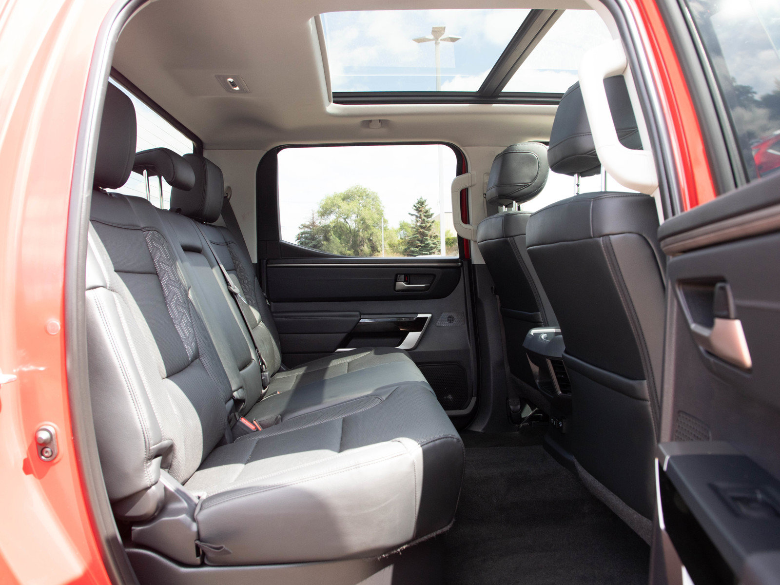 Used 2022 Toyota Tundra Limited AWD/4WD image 13