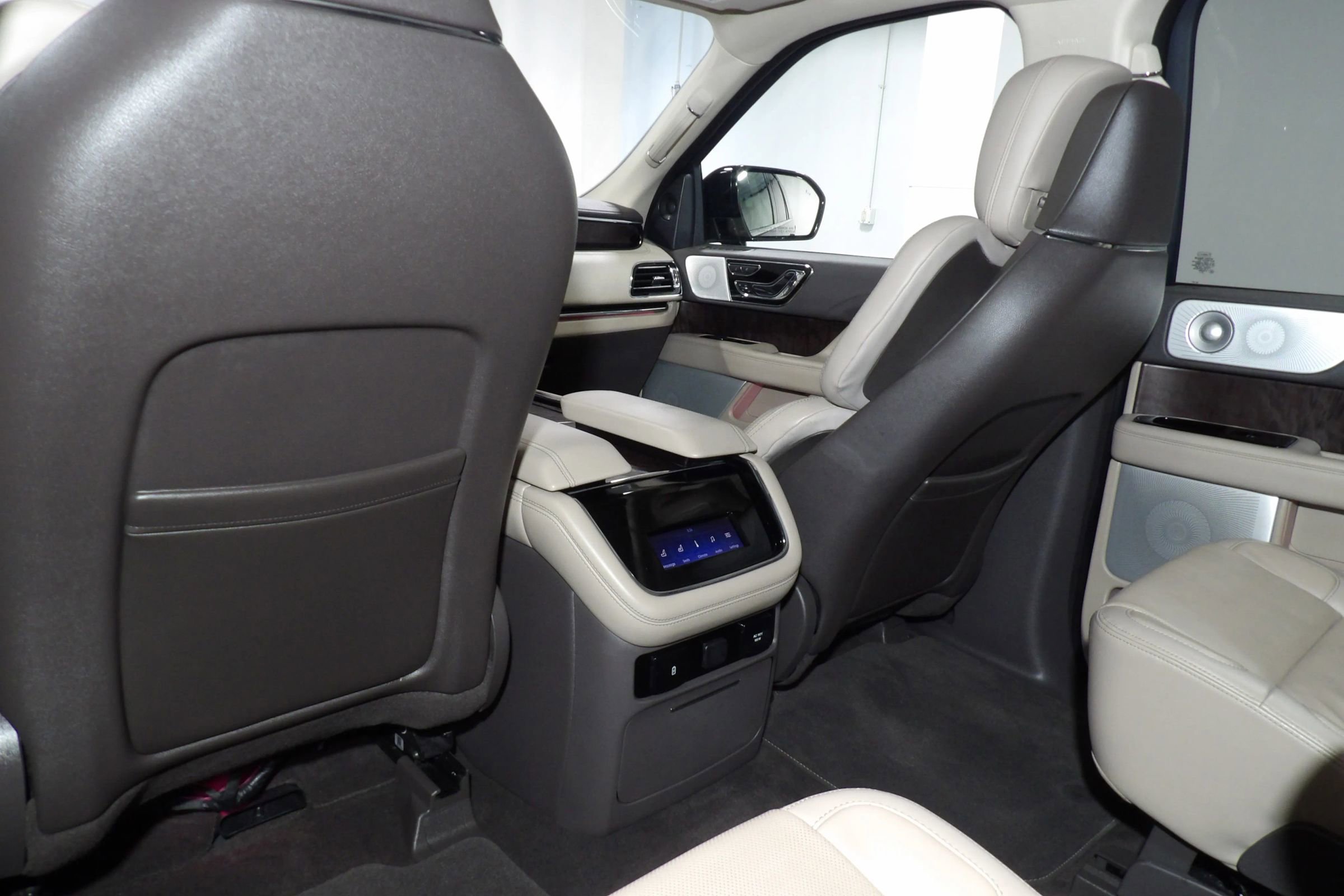 Used 2022 Lincoln Navigator Reserve AWD/4WD image 22