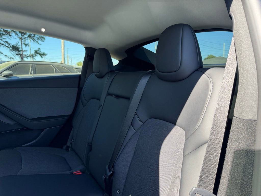 Used 2026 Tesla Model Y 2WD image 23