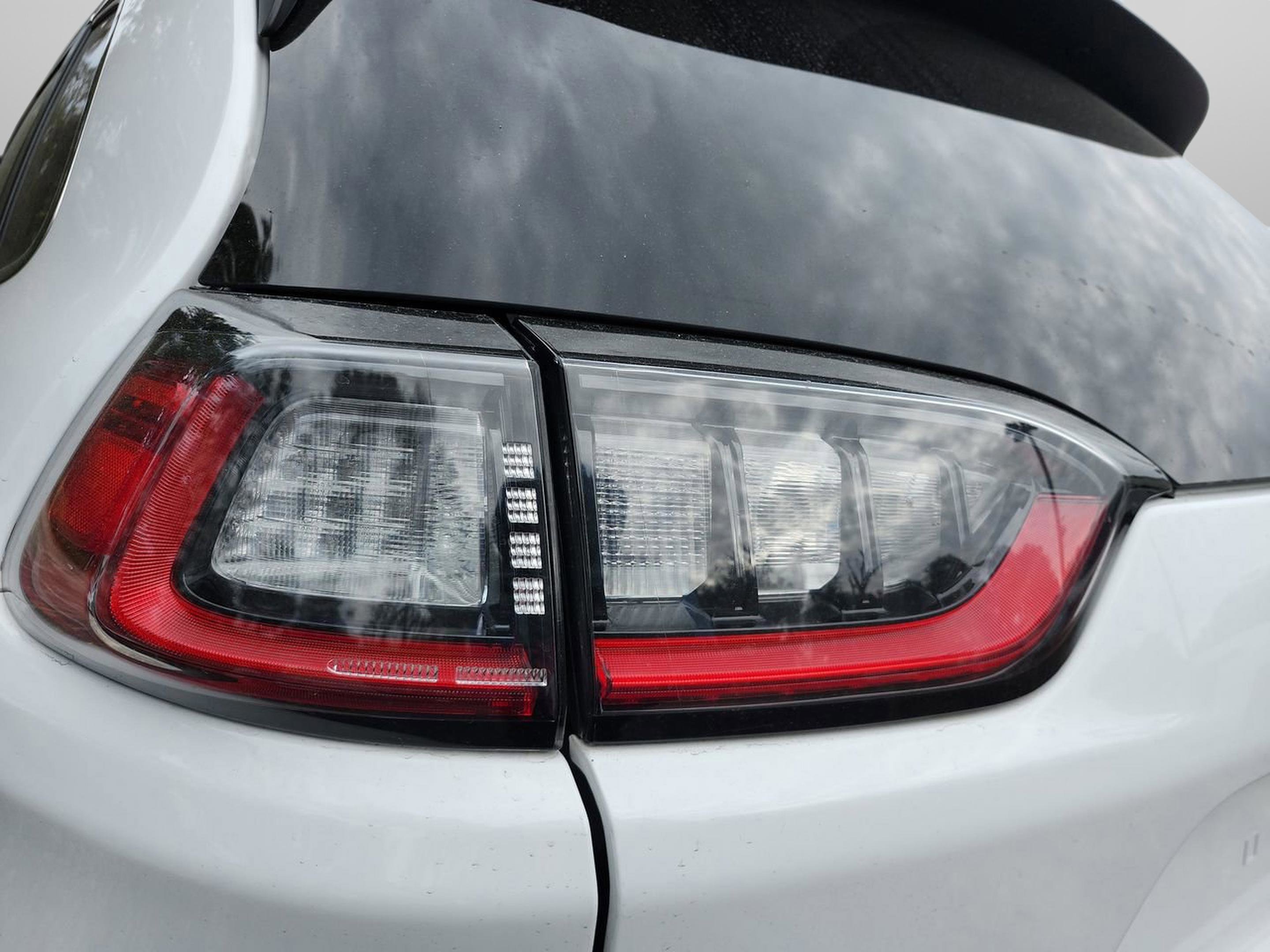 Used 2020 Jeep Cherokee Latitude Plus w/ Comfort/Convenience Group image 29