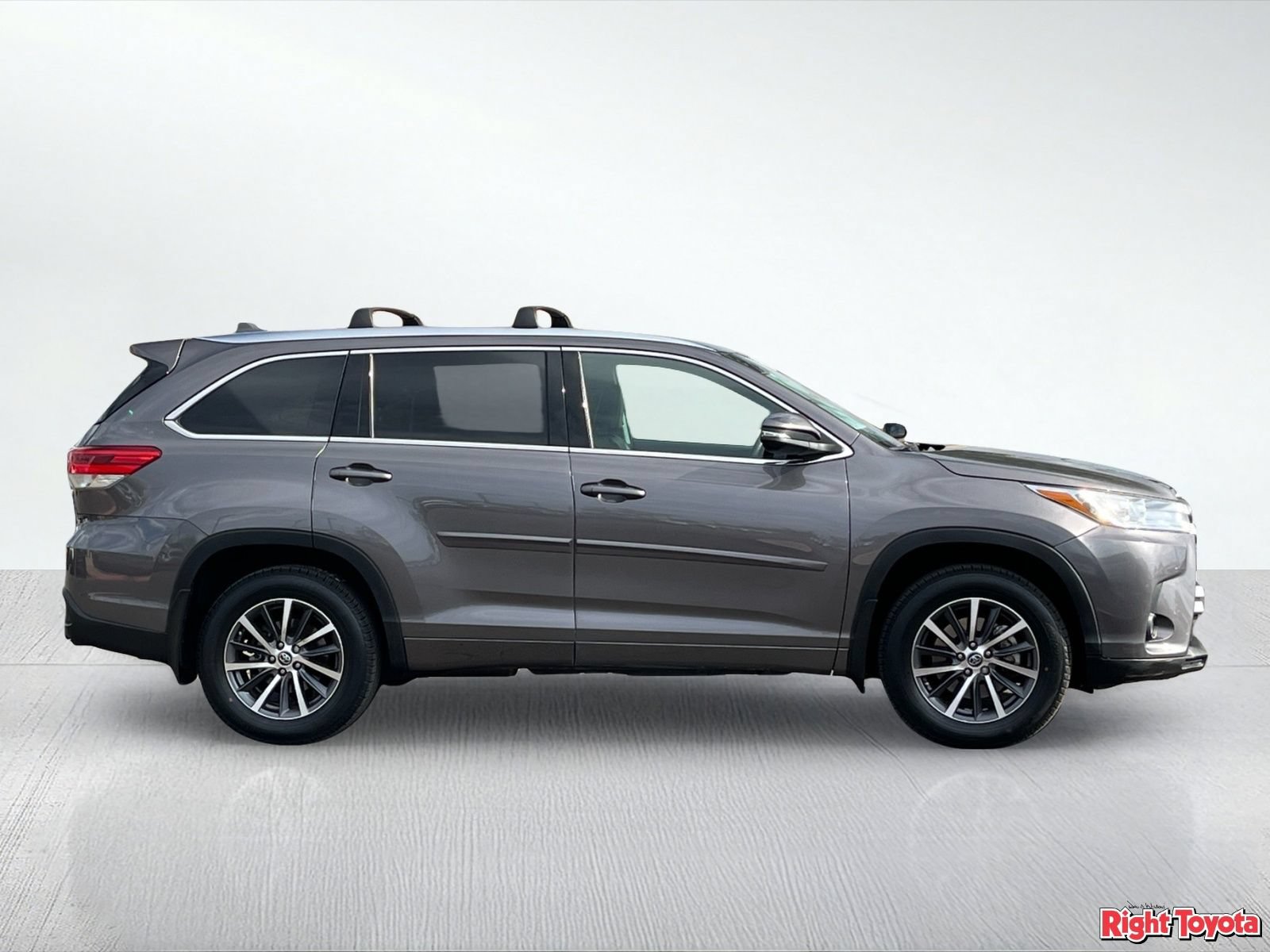 Certified 2017 Toyota Highlander XLE w/ Protection Package #3 AWD/4WD image 8