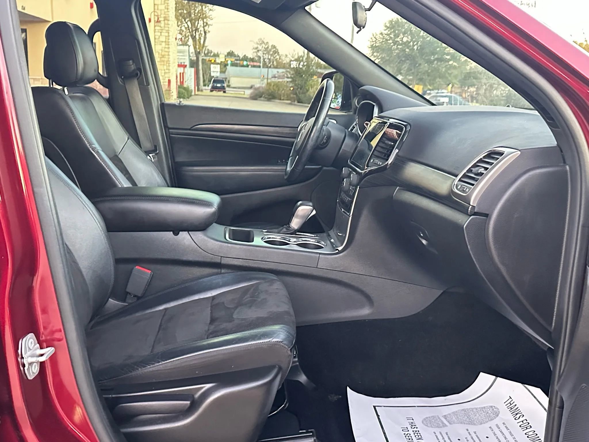 Used 2021 Jeep Grand Cherokee Laredo X image 14