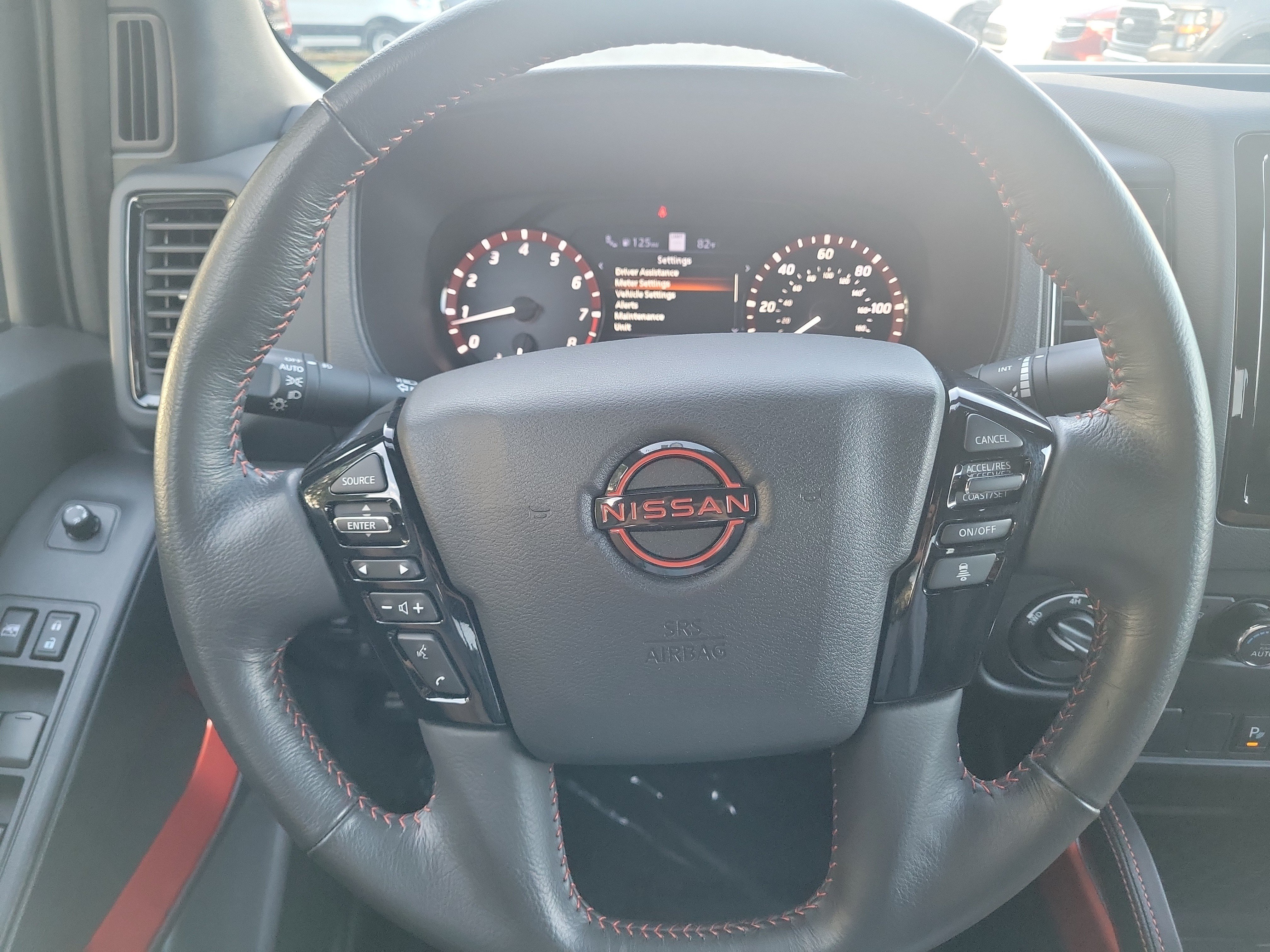 Used 2024 Nissan Frontier PRO-4X w/ Technology Package AWD/4WD image 19
