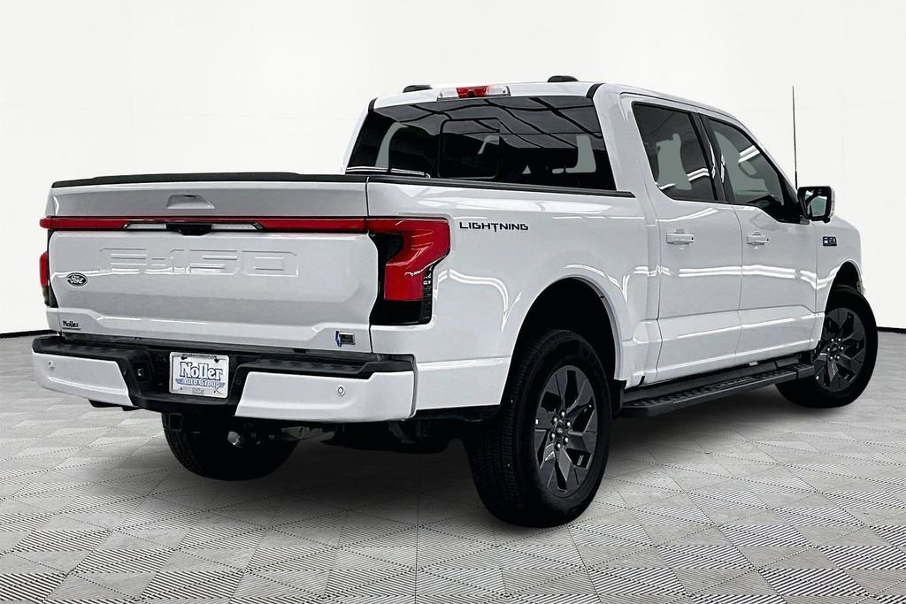 Used 2025 Ford F150 Lightning Lariat image 2