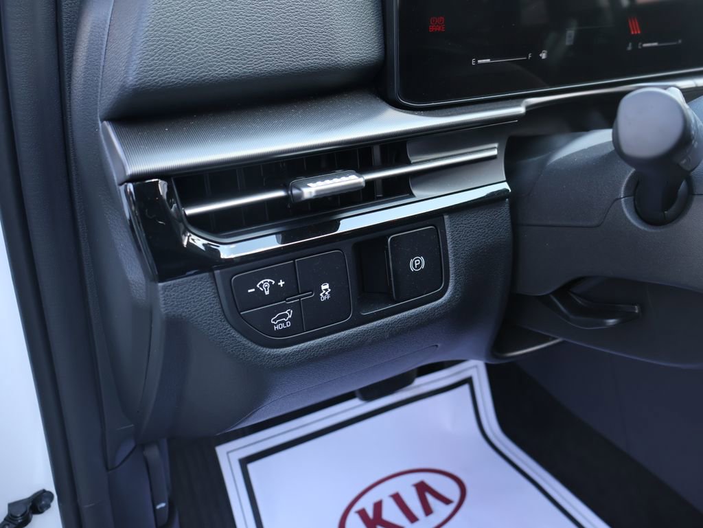 Used 2026 Kia Sportage EX FWD image 17