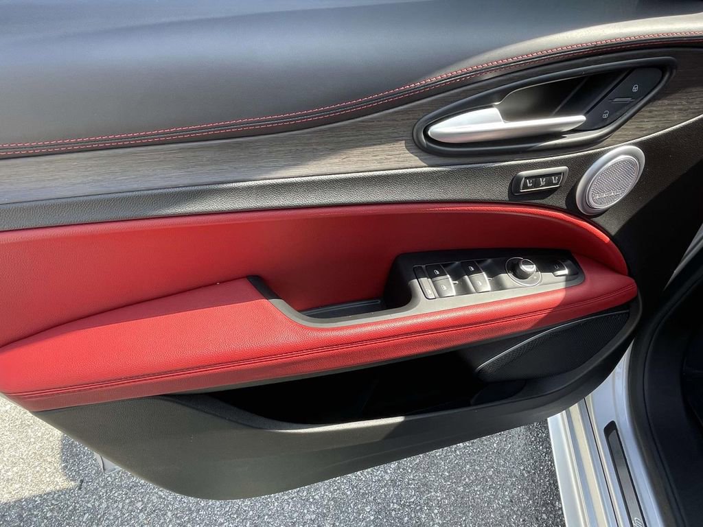 Used 2021 Alfa Romeo Stelvio Ti w/ Premium Package image 15