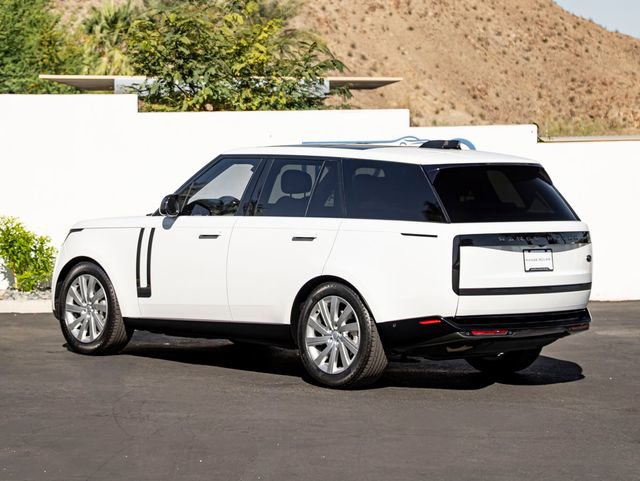 Used 2023 Land Rover Range Rover SE image 9