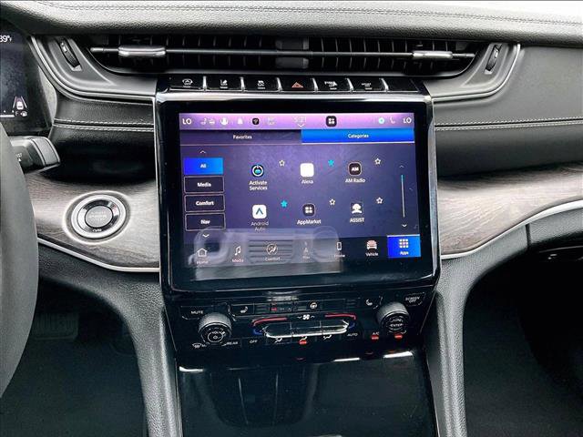 Used 2023 Jeep Grand Cherokee Limited RWD image 24