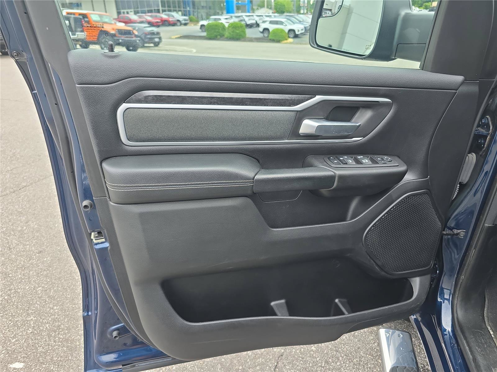 Used 2022 RAM 1500 Big Horn AWD/4WD image 18