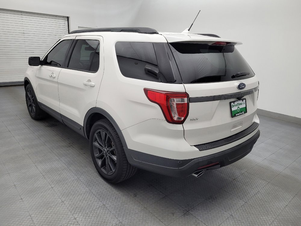 Used 2018 Ford Explorer XLT w/ Equipment Group 202A FWD image 5