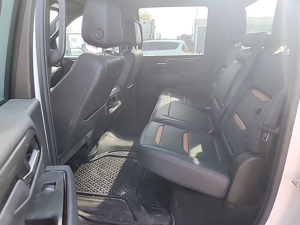 Used 2025 GMC Sierra 2500 AT4 AWD/4WD image 10
