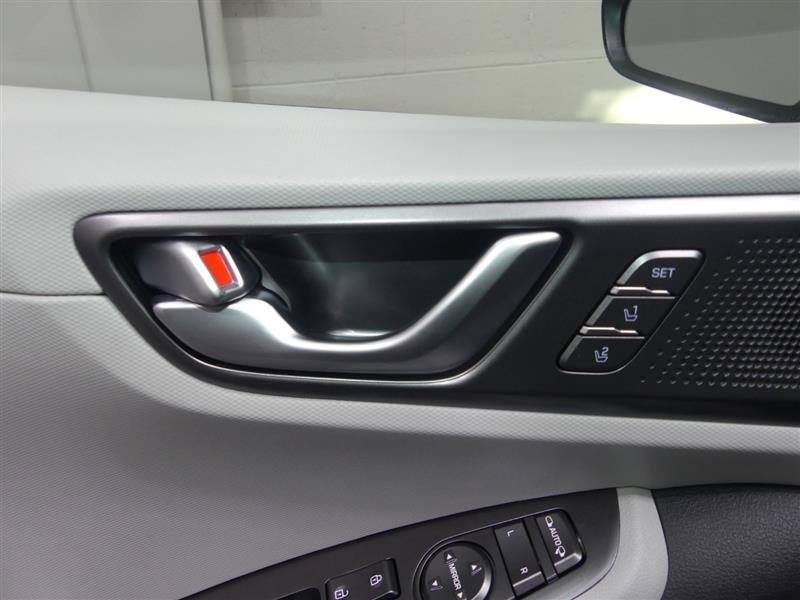 Used 2020 Hyundai Ioniq Limited FWD image 20