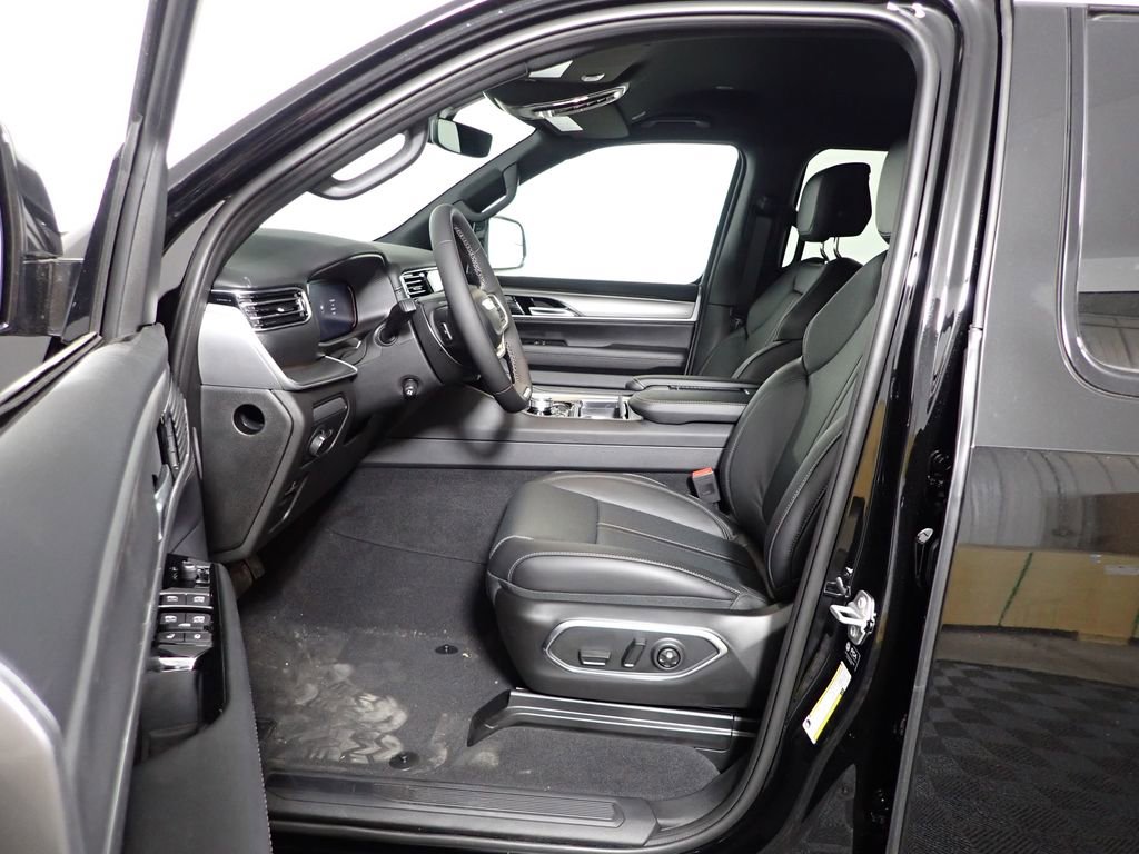 New 2026 Jeep Grand Wagoneer L 4WD image 25