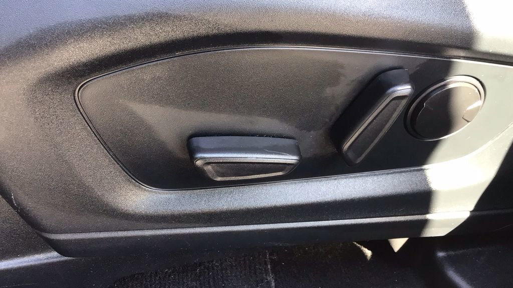 Certified 2022 Ford Explorer Limited w/ Equipment Group 301A image 26