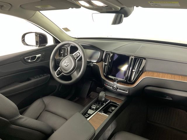 Used 2023 Volvo XC60 B5 Plus w/ Climate Package image 31