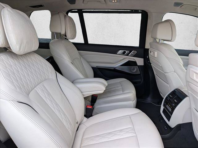 Used 2022 BMW ALPINA XB7 AWD/4WD image 22