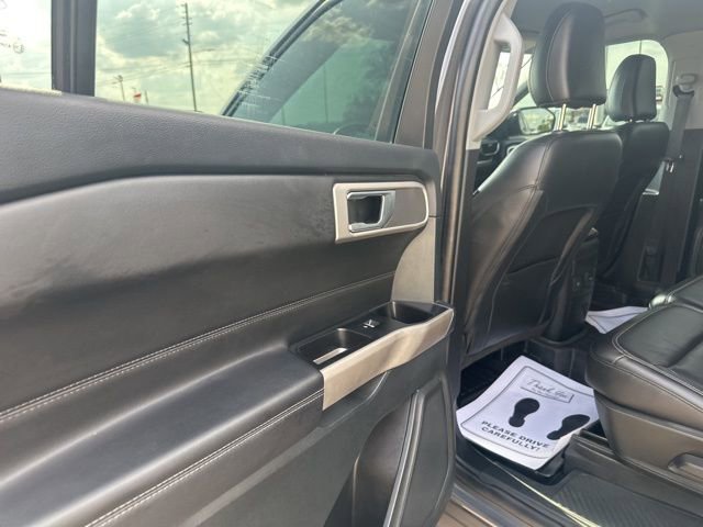 Used 2023 Ford Explorer XLT w/ Equipment Group 202A RWD image 26