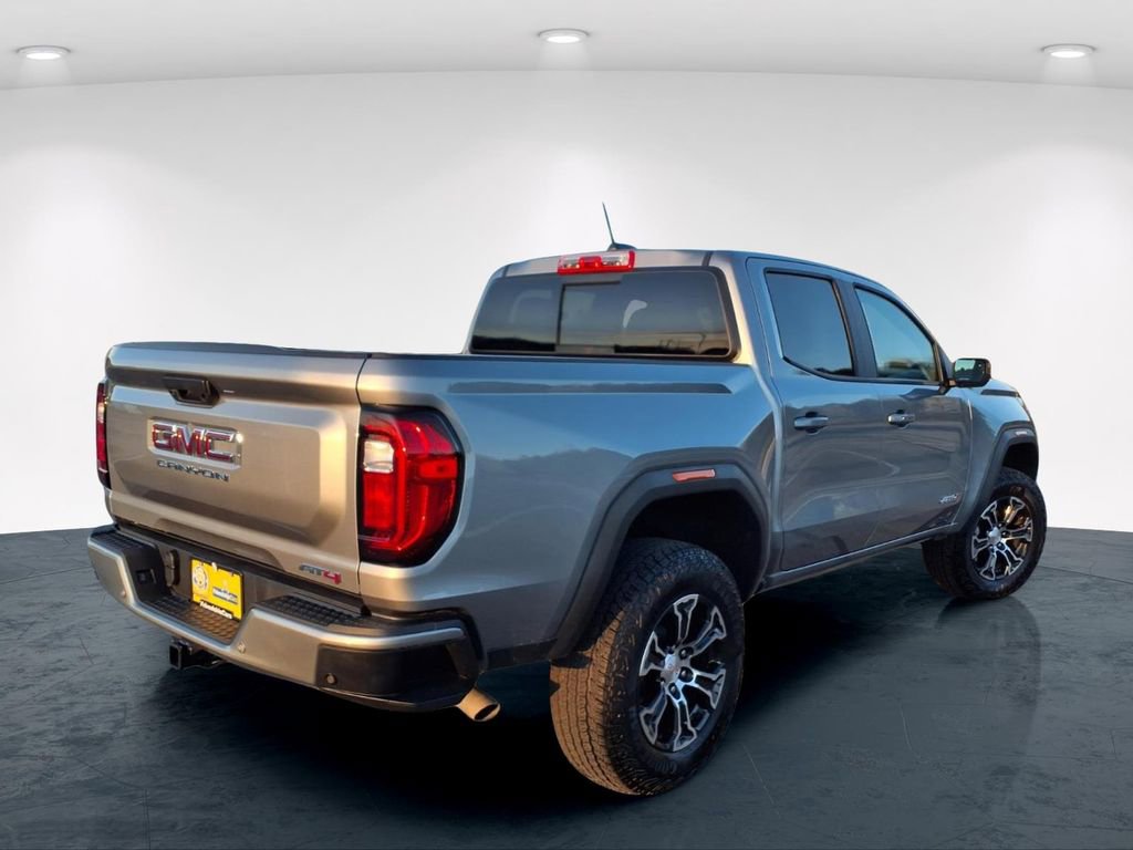 Used 2025 GMC Canyon AT4 image 7