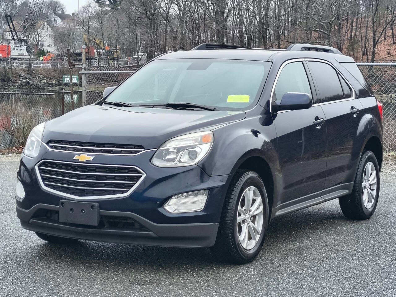 Used 2017 Chevrolet Equinox LT w/ Convenience Package image 3