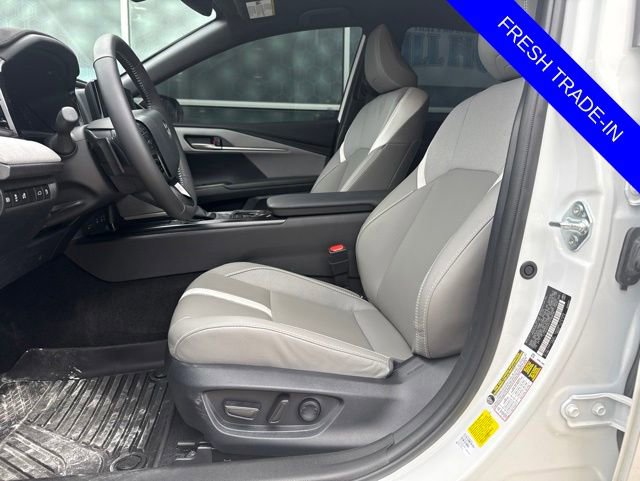 Used 2026 Toyota Camry SE w/ Convenience Package FWD image 8