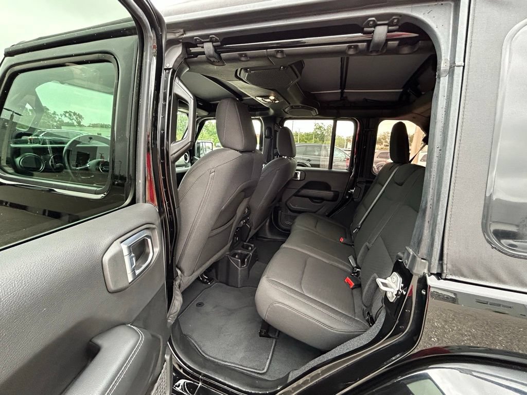 Used 2022 Jeep Wrangler Unlimited Sahara AWD/4WD image 70