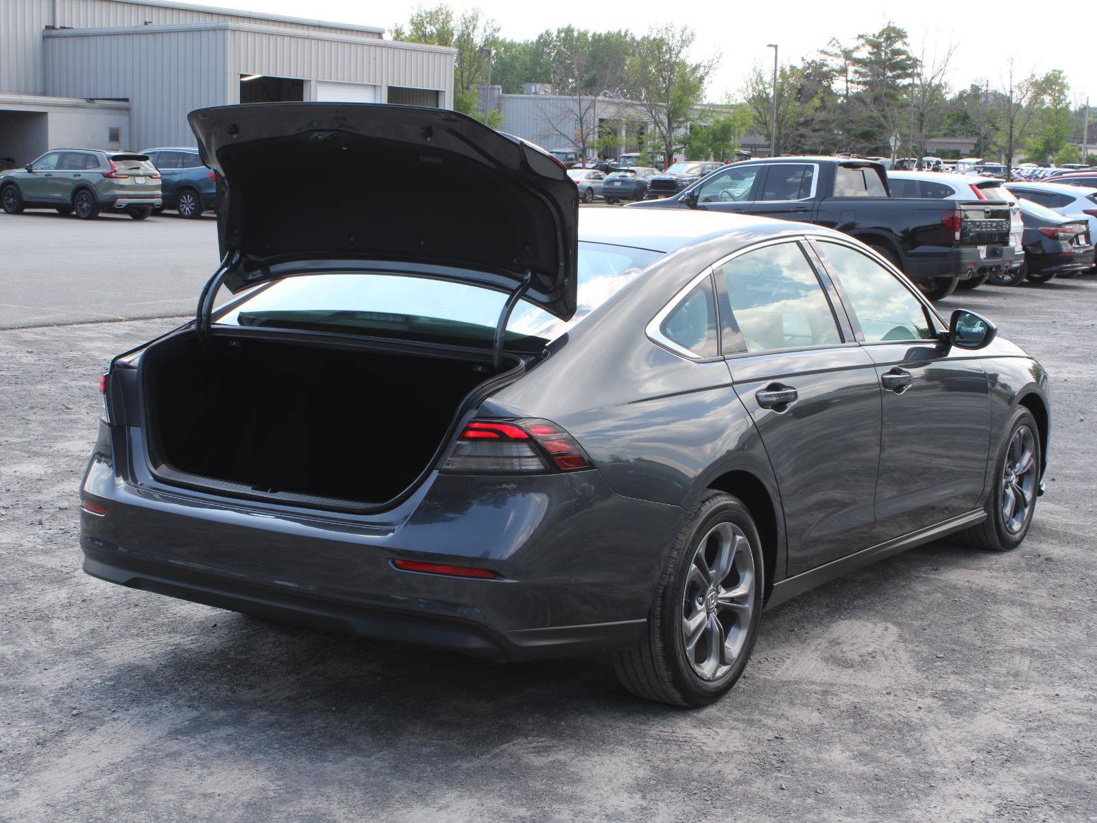 Used 2023 Honda Accord EX image 7