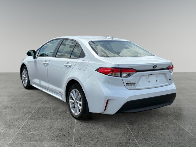 Certified 2025 Toyota Corolla LE w/ LE Premium Package AWD/4WD image 5