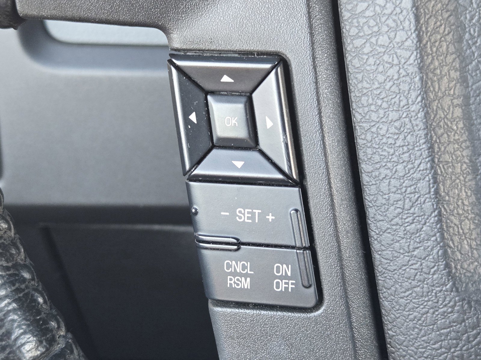 Used 2013 Ford F150 XLT w/ Luxury Equipment Group image 26