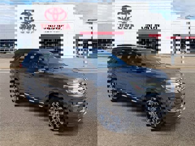 Used 2017 Ford Explorer XLT w/ Equipment Group 202A