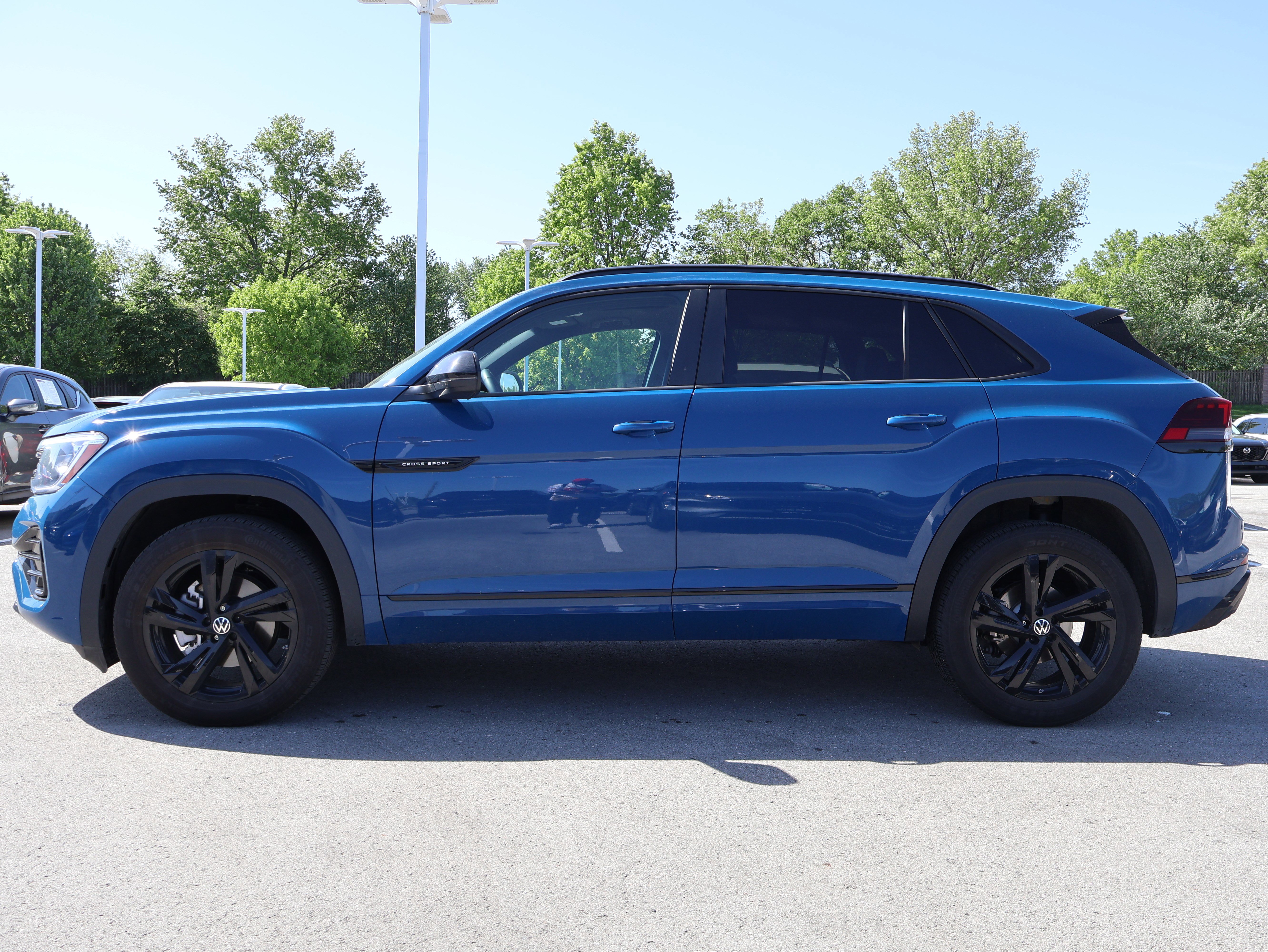 Used 2025 Volkswagen Atlas Cross Sport SEL R-Line AWD/4WD image 11