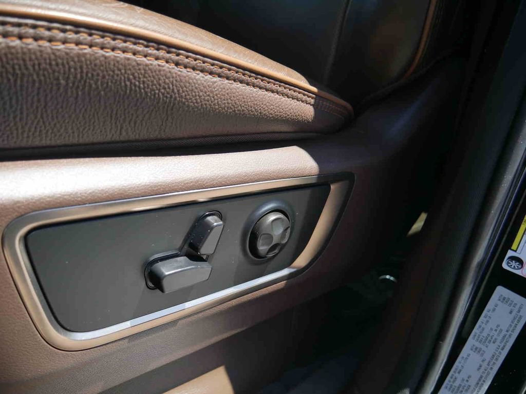 Used 2025 RAM 1500 Limited AWD/4WD image 32