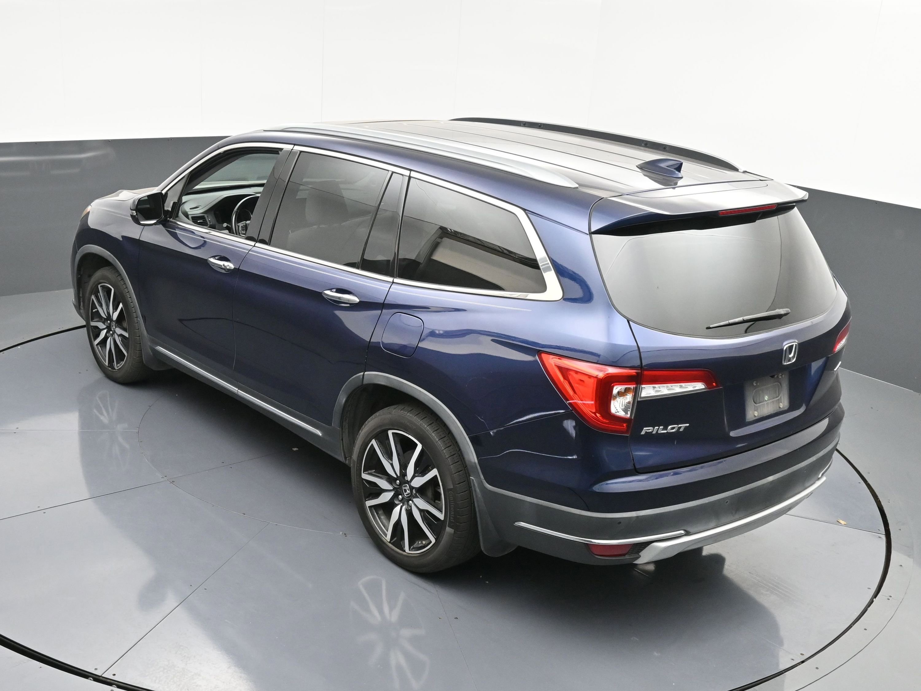 Used 2019 Honda Pilot Touring image 34