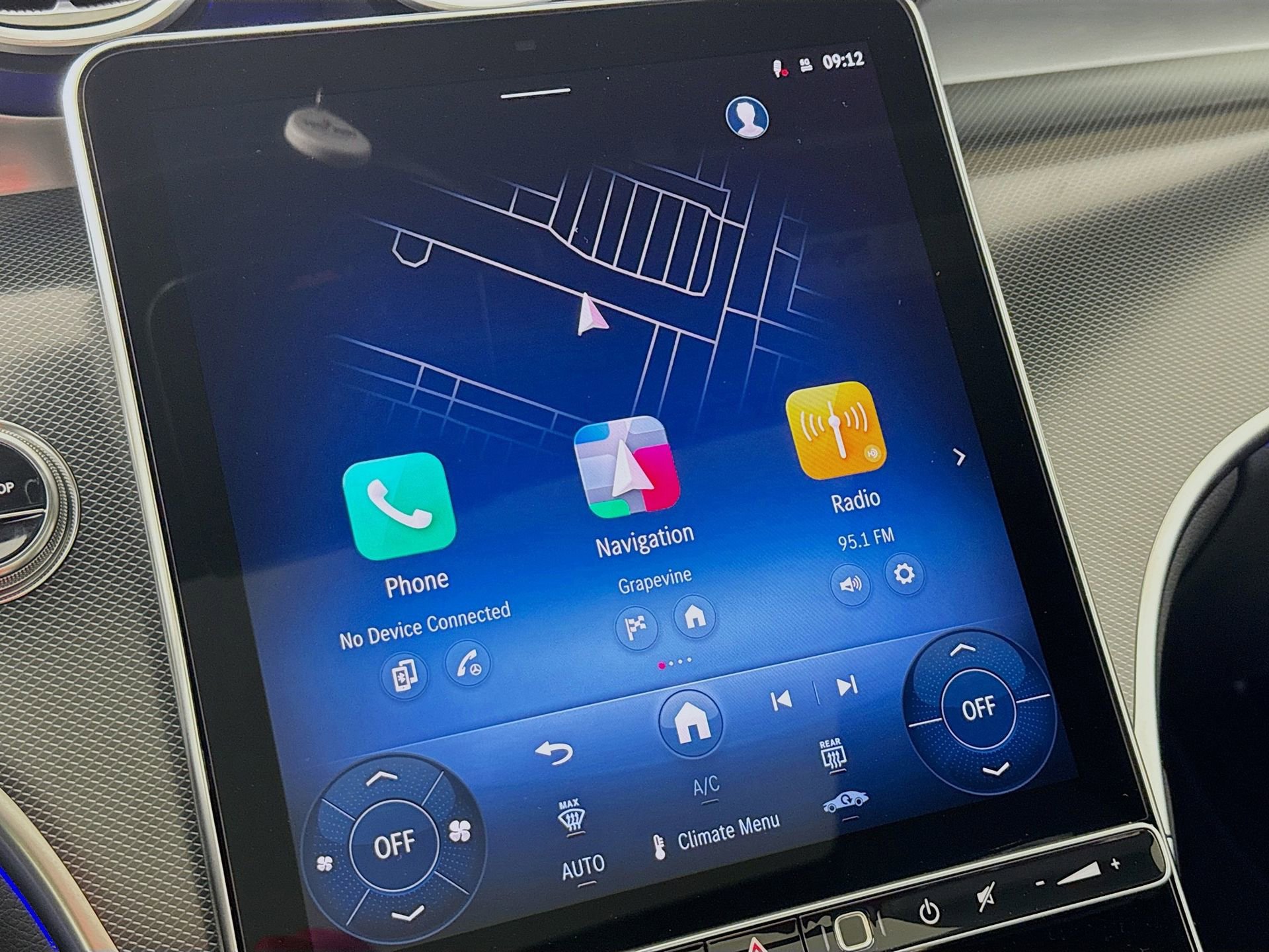 New 2026 Mercedes-Benz GLC 300 4MATIC image 16