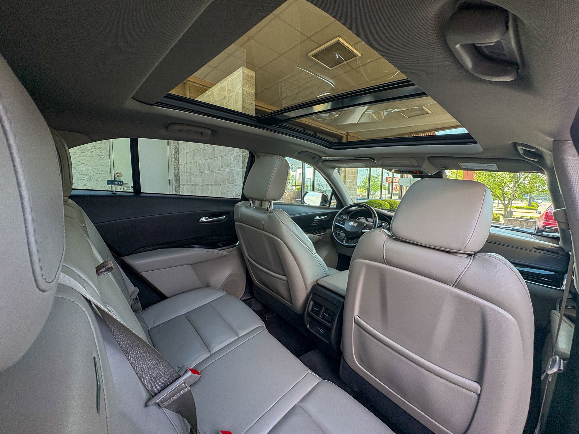 Used 2022 Cadillac XT4 Premium Luxury AWD/4WD image 30