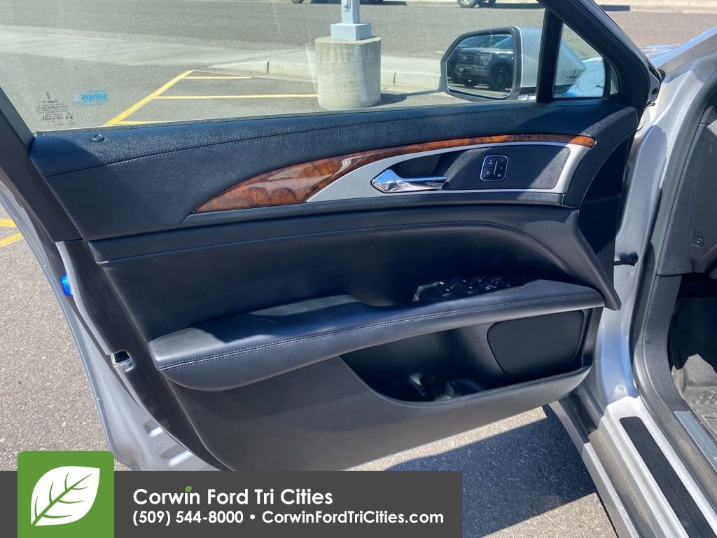 Used 2017 Lincoln MKZ Select w/ Select Plus Package AWD/4WD image 9