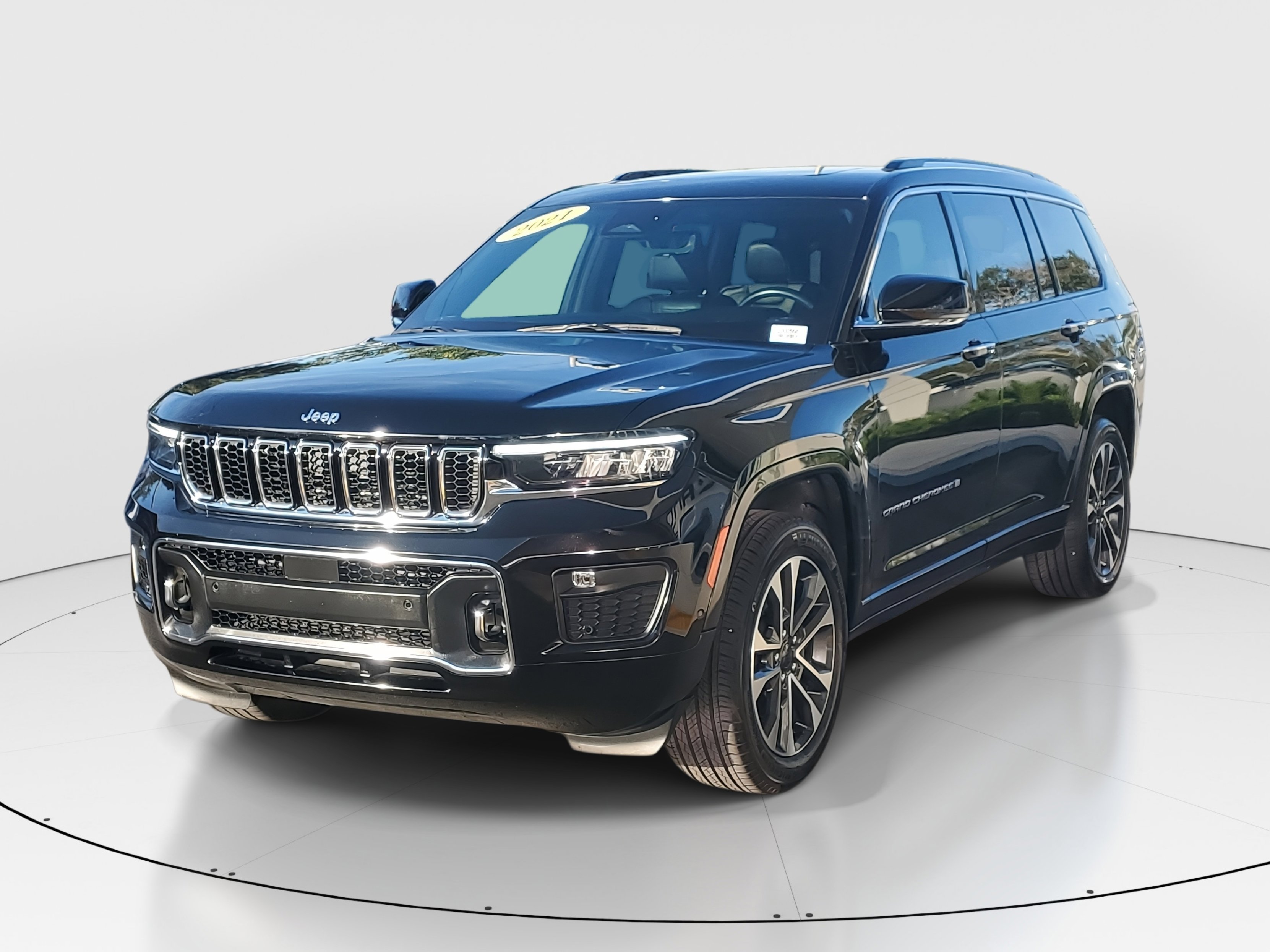 Used 2021 Jeep Grand Cherokee L Overland w/ Luxury Tech Group IV image 3