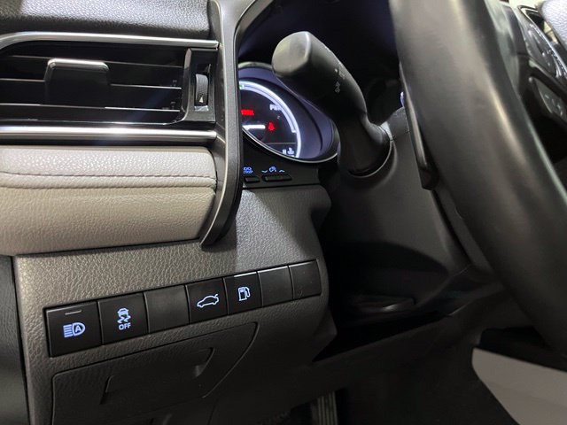 Certified 2018 Toyota Camry SE w/ Audio Package FWD image 16