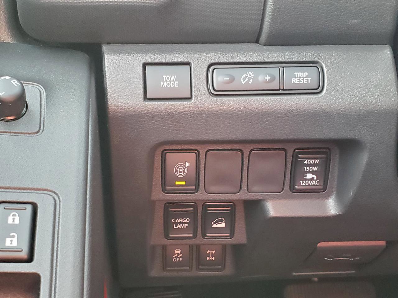 Used 2022 Nissan Frontier PRO-4X image 23