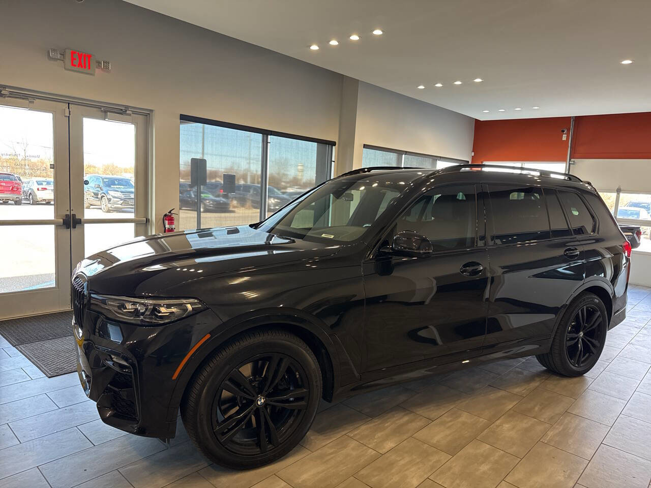 Used 2022 BMW X7 xDrive40i w/ M Sport Package image 9