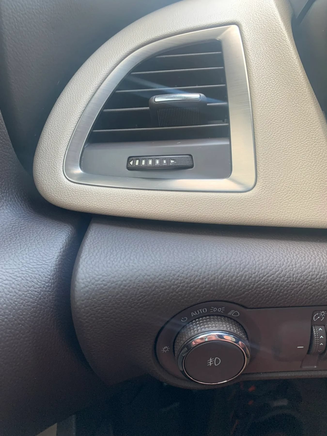 Used 2013 Buick Verano Leather FWD image 28