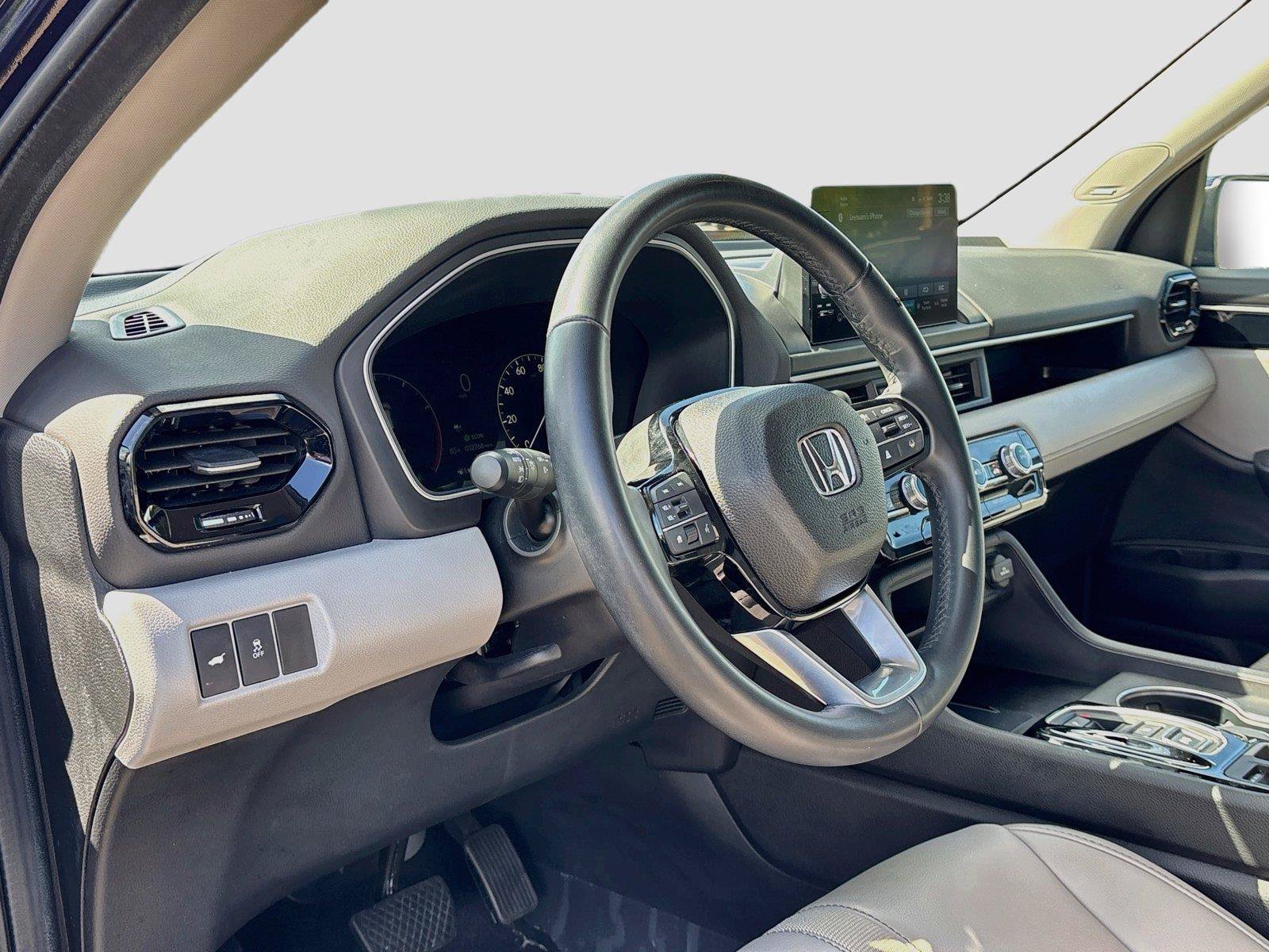 Used 2024 Honda Pilot Touring image 9