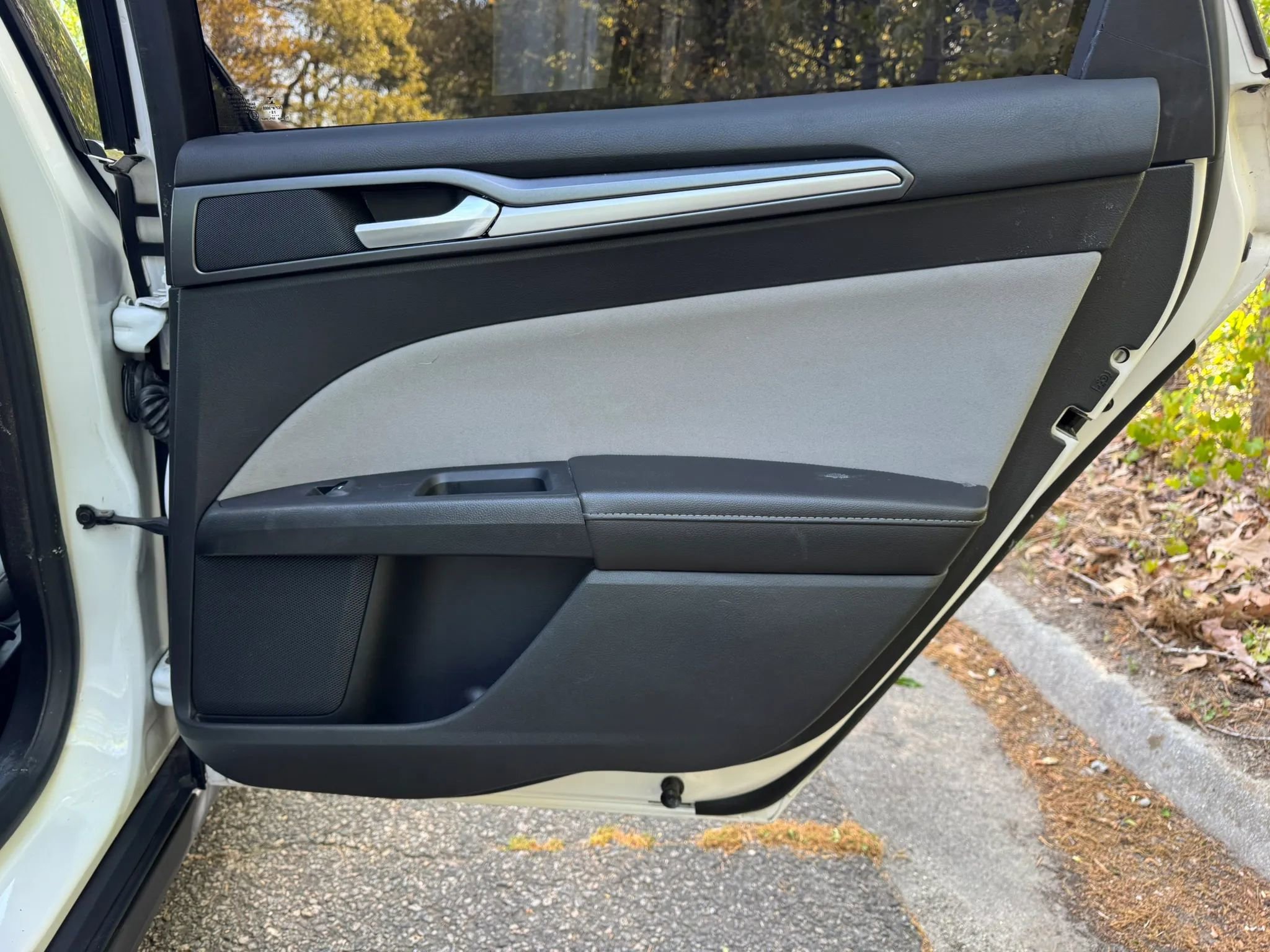 Used 2015 Ford Fusion S image 12