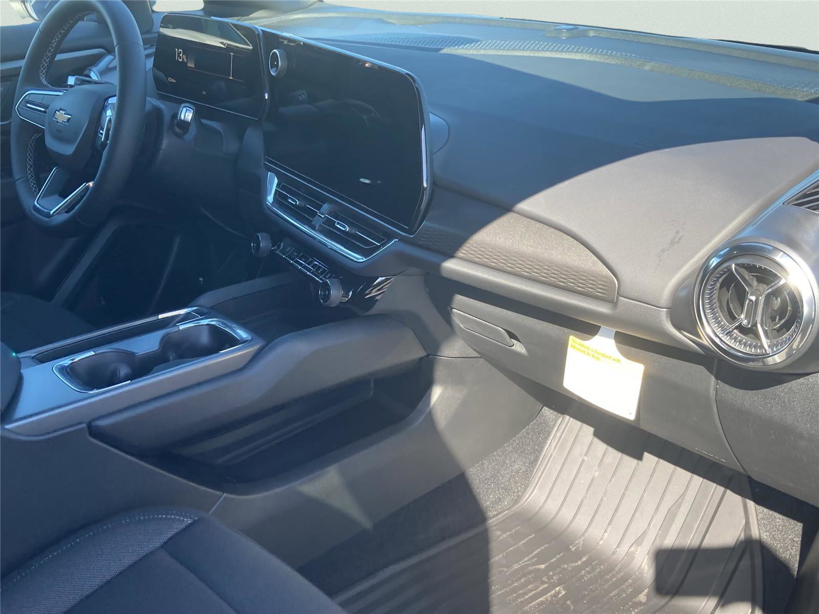 New 2026 Chevrolet Equinox EV LT image 20