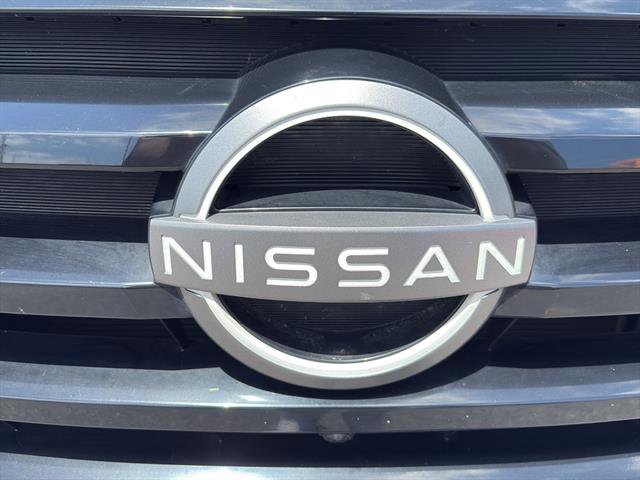 Used 2023 Nissan Pathfinder SL w/ Lighting Package (N92) FWD image 11
