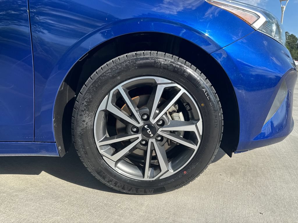 Used 2023 Kia Forte LXS w/ LXS Technology Package FWD image 11