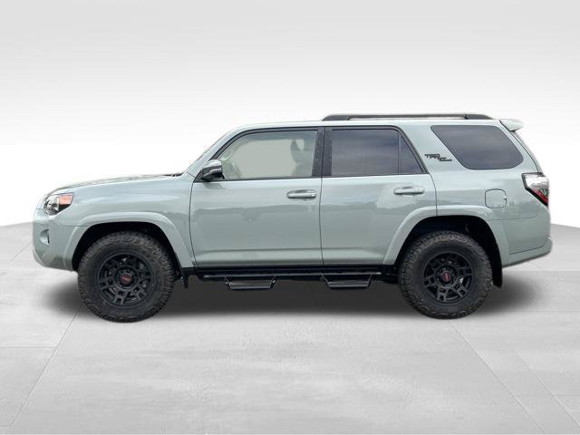 Used 2023 Toyota 4Runner TRD Off-Road Premium w/ Off Road Premium Plus Package AWD/4WD image 2